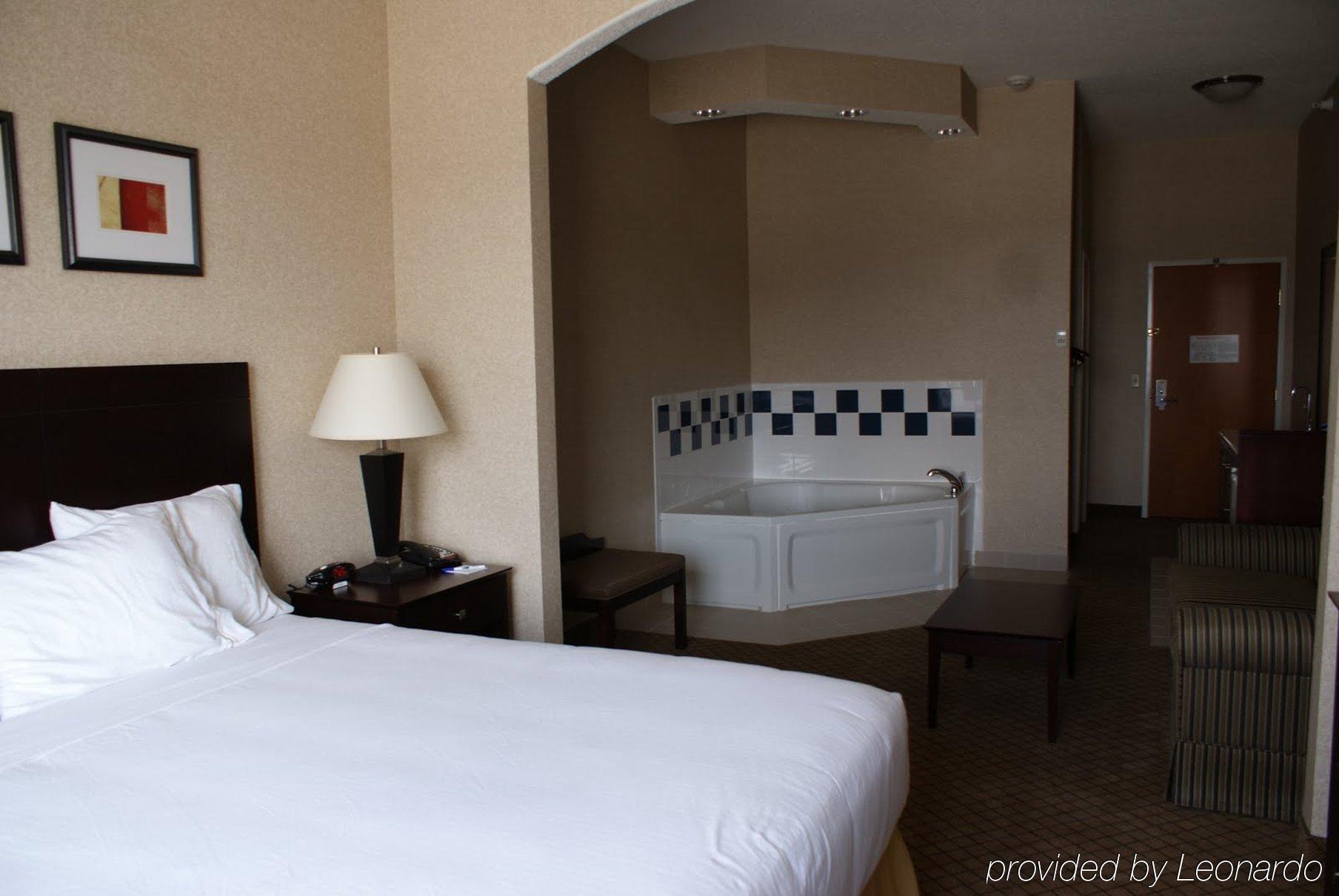 Holiday Inn Express Hotel&Suites &erson Anderson Habitación foto